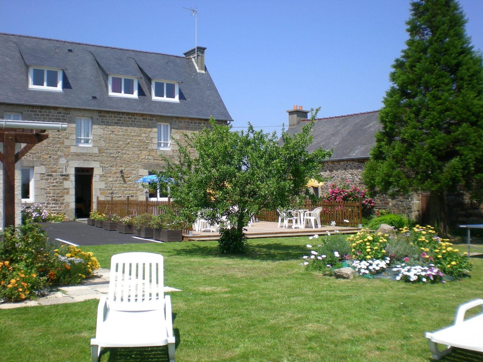 Le Relais De Launay ปลูบาซลาเนค ภายนอก รูปภาพ